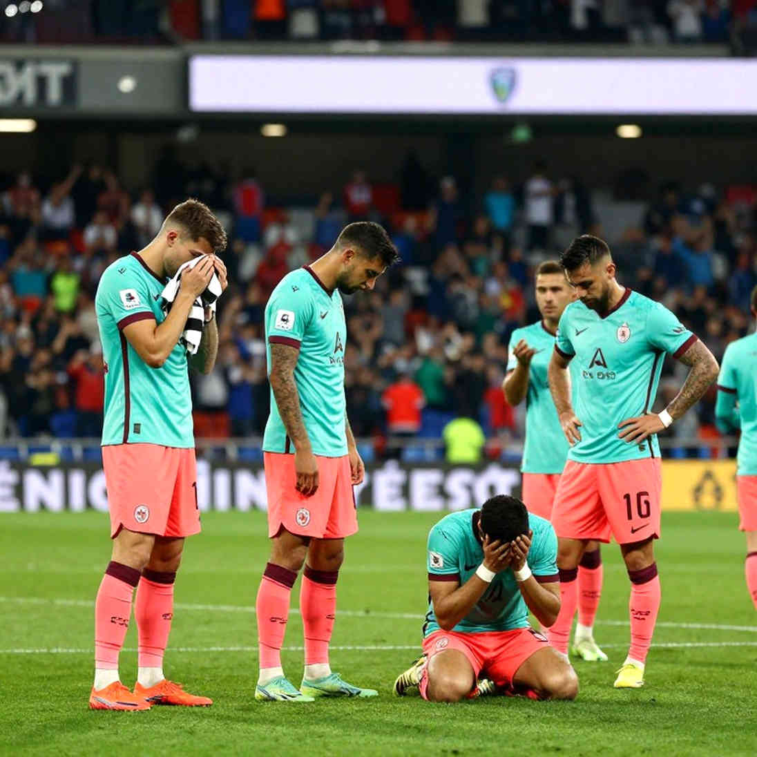 ট্রান্সফার বাজারের নিরীক্ষা: ক্লজ, কিস্তি আর সেল-অন — যে সংখ্যাগুলো আসল ফি লুকিয়ে রাখে ট্রান্সফার বাজারের নিরীক্ষা: ক্লজ, কিস্তি আর সেল-অন — যে সংখ্যাগুলো আসল ফি লুকিয়ে রাখে