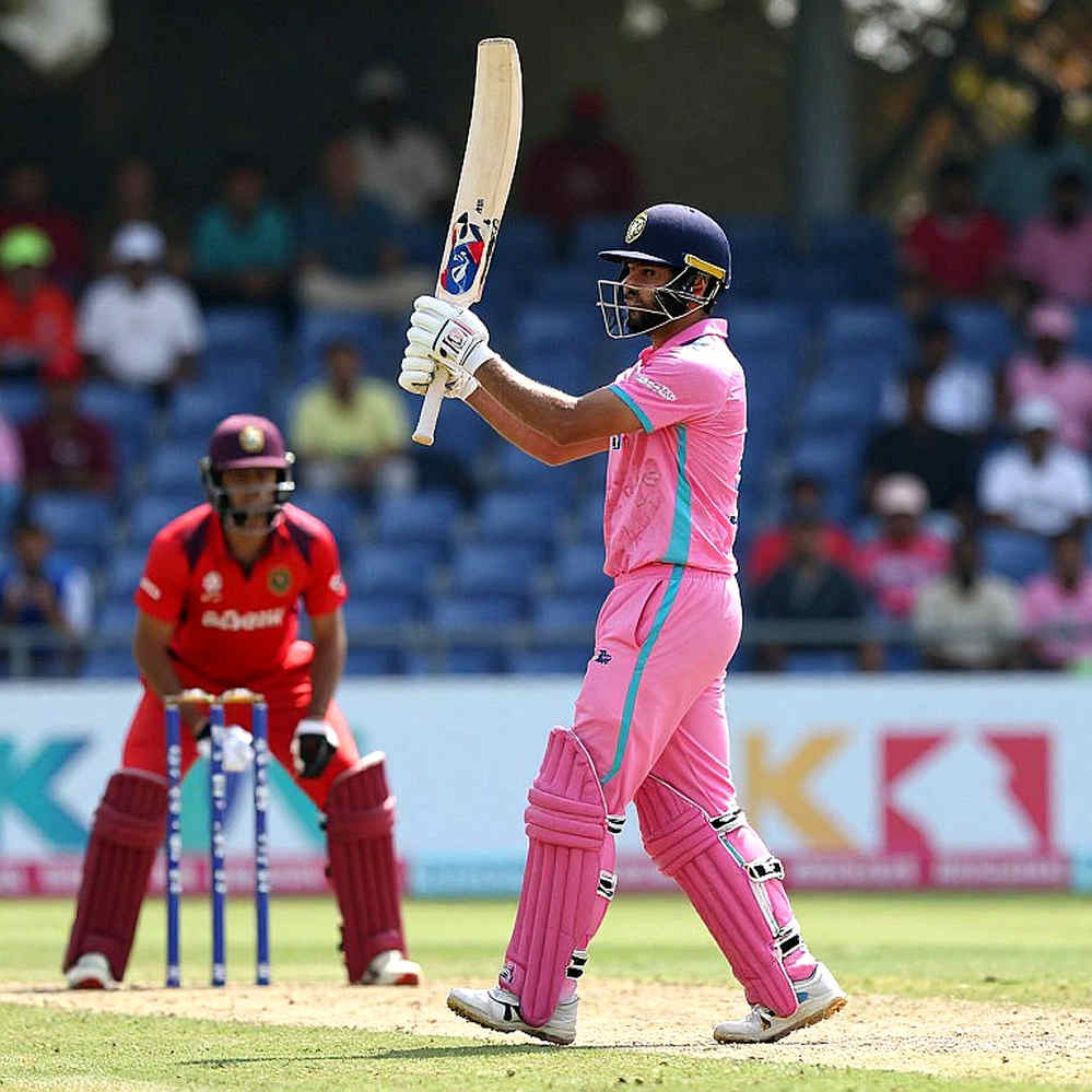 Reading the Blank Page: Cricket's Memory, the Fragility of Data, and the Promise of Blockchain