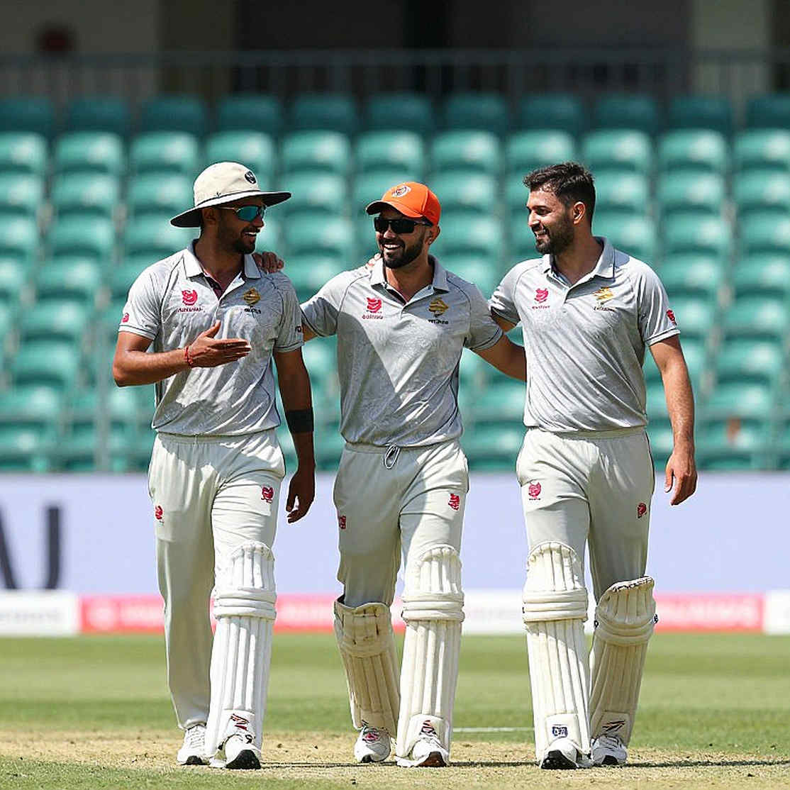 নিলামের হিসাব, নেটের ছায়া: এশিয়ার ক্রিকেট-বাজারে ভূমিকার আসল দাম নিলামের হিসাব, নেটের ছায়া: এশিয়ার ক্রিকেট-বাজারে ভূমিকার আসল দাম