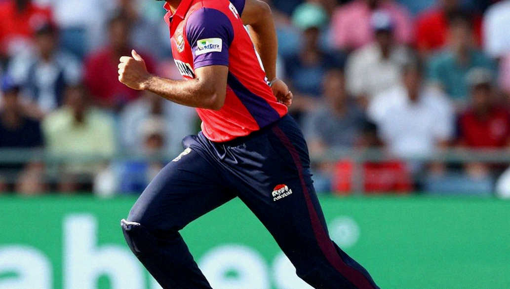 মিশেল স্টার্কের আঁকাবাঁকা রাস্তা, টিম ডেভিডের ব্যাটের নীরবতা আর ভারতের সামনে অস্ট্রেলিয়ার হারানো মাঠ