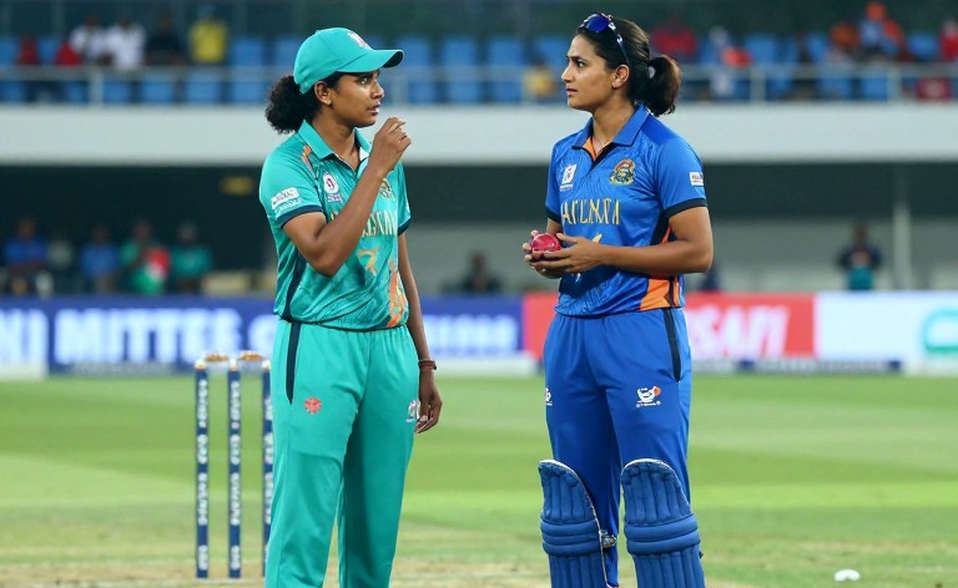 Smriti Mandhana's Captaincy: The 4-0 ODI Gap and the Quiet Signal of a Dual Vice-Captain Smriti Mandhana's Captaincy: The 4-0 ODI Gap and the Quiet Signal of a Dual Vice-Captain